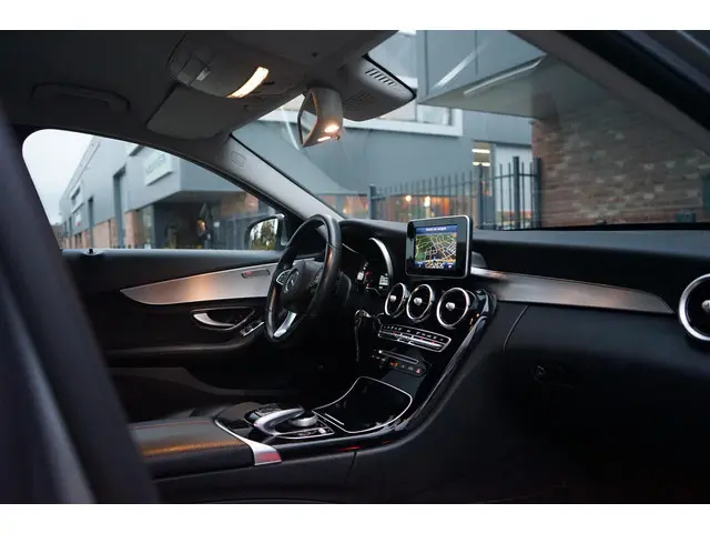 Mercedes-Benz C-Klasse 200 2014 Benzine 7