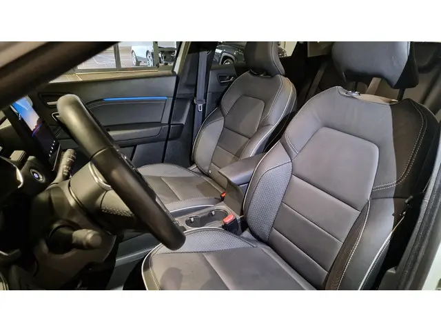 Mitsubishi ASX 1.6 PHEV AT Instyle 2023 Hybride Benzine 6