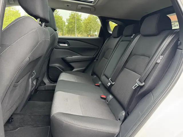 Nissan QASHQAI 1.3 MHEV N-Connecta 2023 Benzine 12