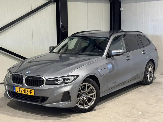 BMW 3 Serie Touring 320e 2022 Hybride Benzine 30