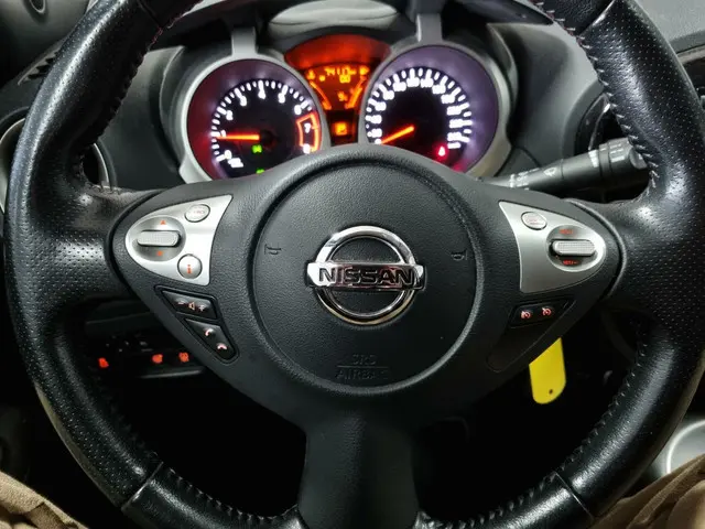 Nissan Juke 1.6 Acenta automaat 2015 Benzine 29