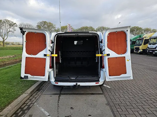 Ford Transit Custom 2.0 2020 Diesel 13