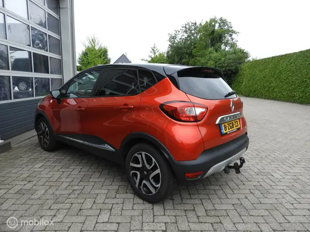Renault Captur 1.2 TCe Helly Hansen 2015 Benzine 12
