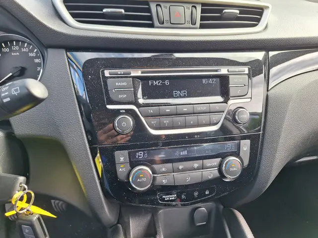 Nissan QASHQAI 1.2 Acenta 2014 Benzine 23