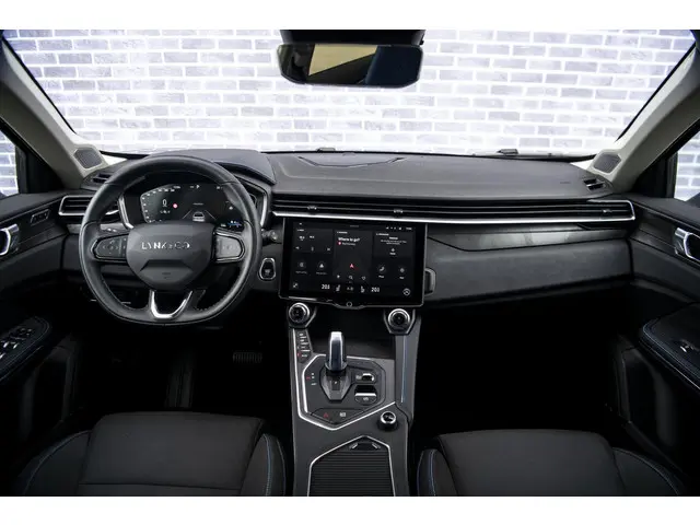 Lynk & Co 01 Plug-in Hybrid 2021 Hybride Benzine 4