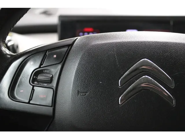 Citroën C4 Cactus 1.2 PureTech Feel 2015 Benzine 15