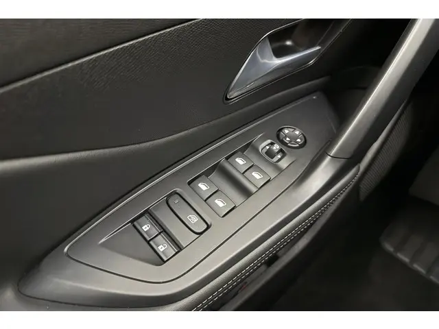 Peugeot 308 SW 1.2T 130pk Automaat Allure 2024 Benzine 17