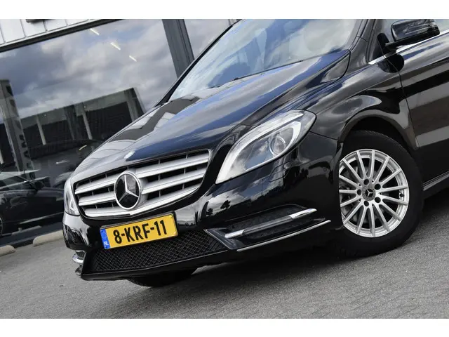 Mercedes-Benz B-Klasse 200 AUT7 Prestige 2013 Benzine 2