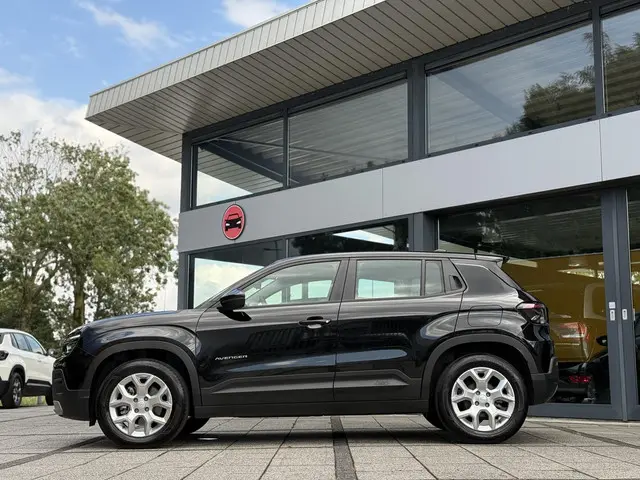 Jeep Avenger 3