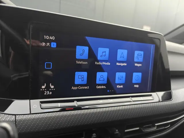 Volkswagen Golf 1.5 eTSI R-Line 2022 Benzine 17