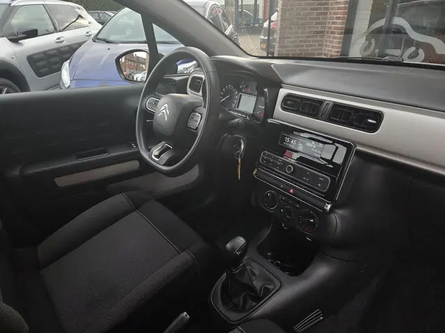 Citroën C3 1.2 PureTech S&S Live 2019 Benzine 2