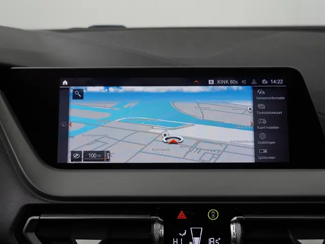 BMW 1 Serie 118i Executive Edition 2021 Benzine 20