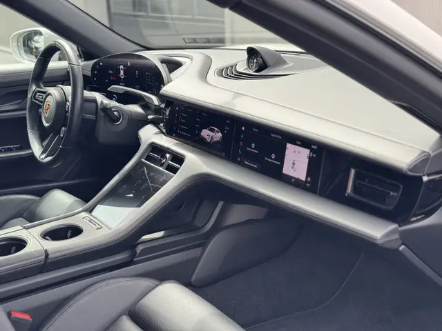 Porsche Taycan 4S Performance 93 kWh 2020 Elektrisch 32