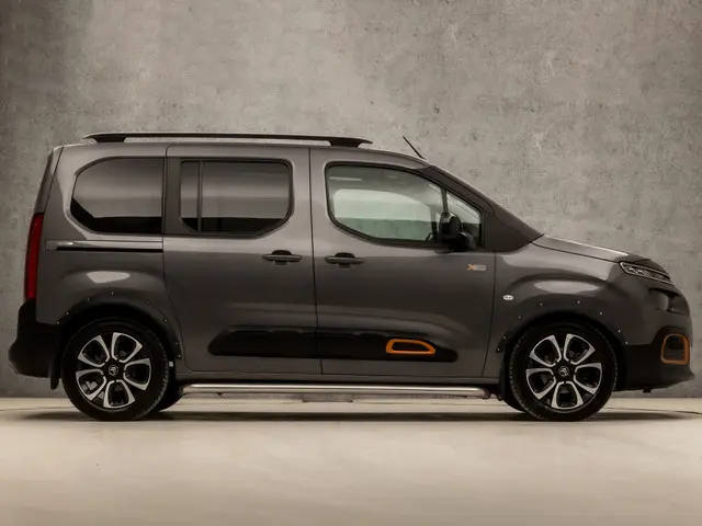 Citroën Berlingo 1.2 PureTech Shine Sport 2019 Benzine 4