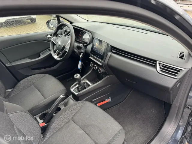 Renault Clio 1.0 TCe Zen 5 deurs navigatie 2019 Benzine 7