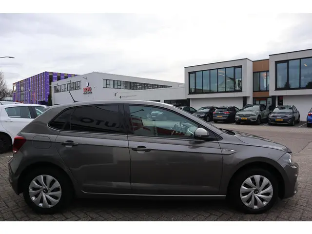 Volkswagen Polo 1.0 TSI COMFORTLINE 2021 Benzine 15