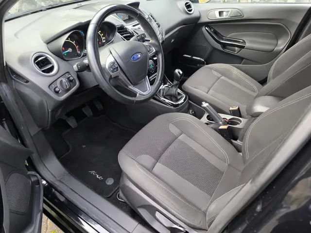 Ford Fiesta 1.0 EcoBoost Titanium 2016 Benzine 32