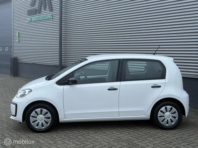 Volkswagen up! 1.0 BMT move up! AIRCO 2017 Benzine 4