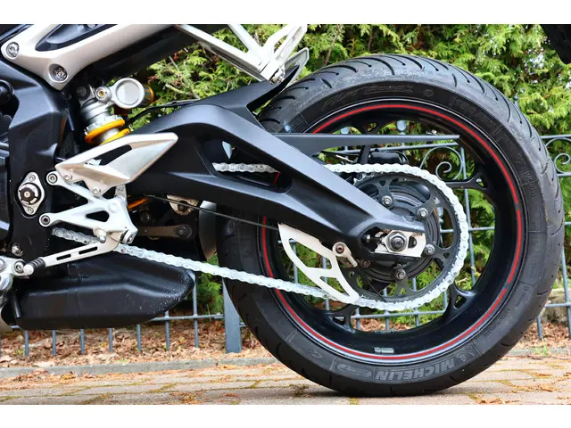 Triumph Street Triple 765 RS ABS Edition 2017 Benzine 20
