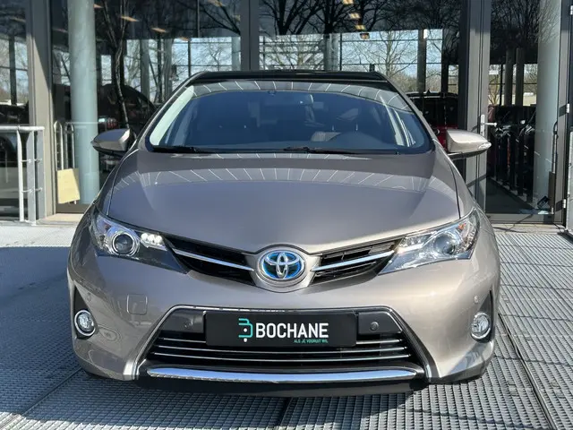 Toyota Auris 1.8 Hybrid Executive 2015 Hybride Benzine 16