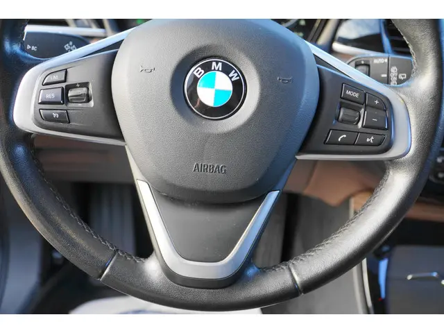 BMW X1 SDrive20i EERSTE EIGENAAR PANO 2016 Benzine 20