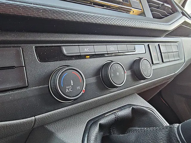 Volkswagen Transporter 2.0 TDI 2021 Diesel 10