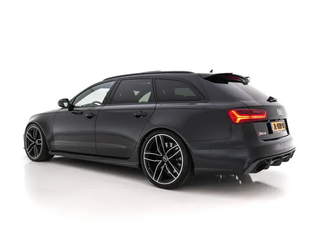 Audi RS6 Avant 4.0 TFSI Quattro 2015 Benzine 4