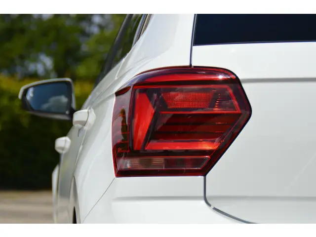 Volkswagen Polo 1.0 TSI Highline Business R 2021 Benzine 41