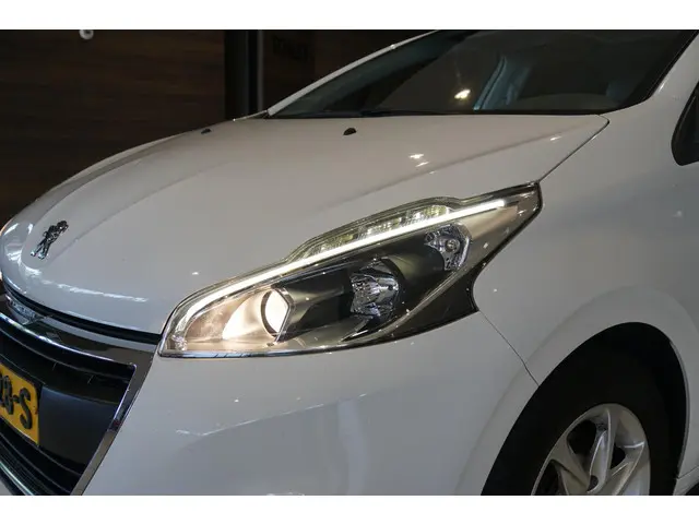 Peugeot 208 1.2 PureTech Allure 2017 Benzine 27