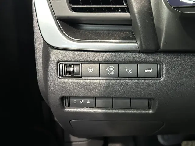 Nissan QASHQAI 1.3 MHEV 2025 Benzine 19