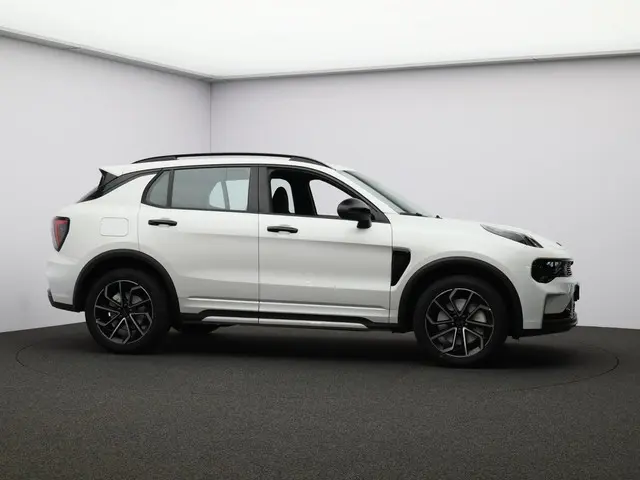 Lynk & Co 01 1.5 Core 2025 Hybride Benzine 12