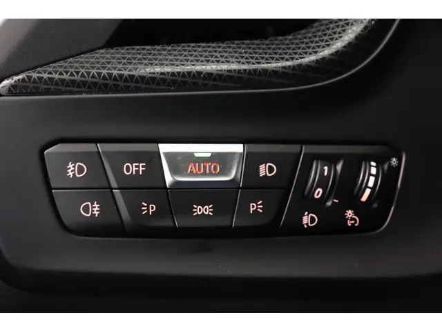 BMW 1 Serie 118i Business Edition Plus 2022 Benzine 14