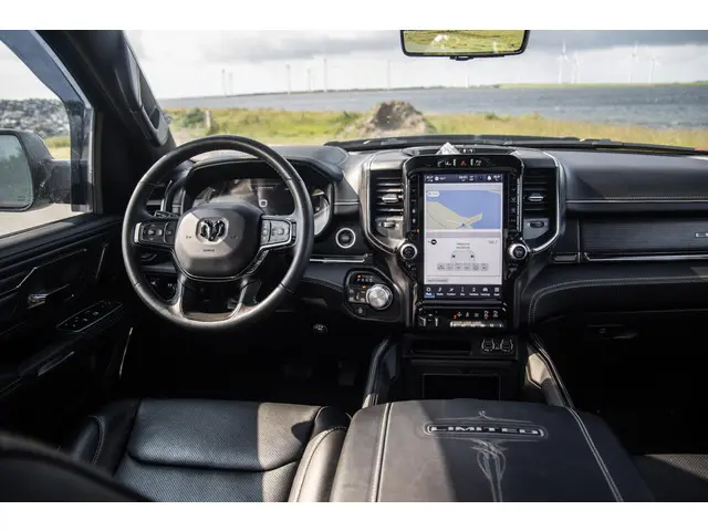 Dodge Ram 1500 5.7 V8 4x4 Crew Cab Limited 2024 Benzine 74