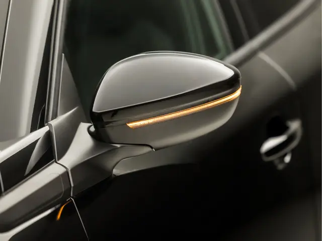 Peugeot 2008 1.2 PureTech Allure Sport 2022 Benzine 35