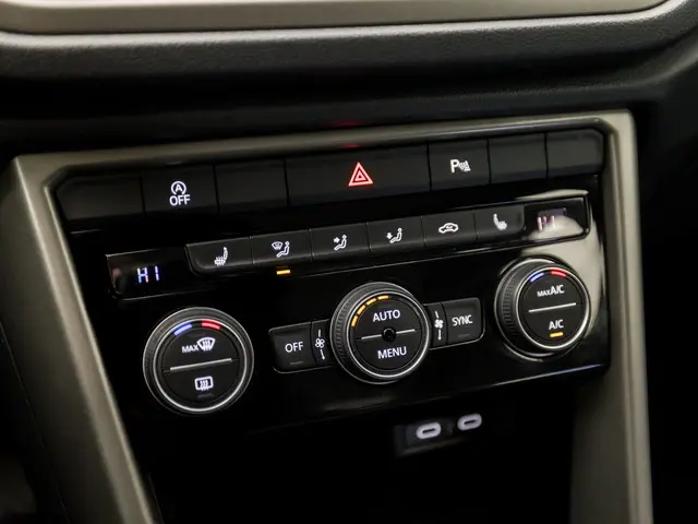 Volkswagen T-Roc 1.0 TSI Luxury Sport 2021 Benzine 10