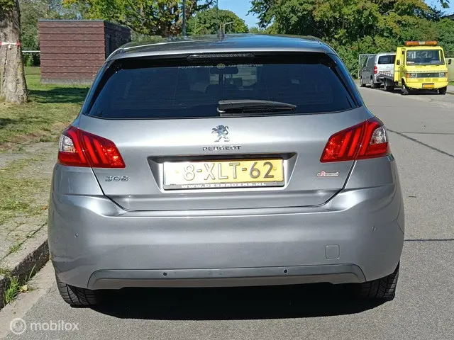 Peugeot 308 1.2 PureTech Blue Lease Premium 2014 Benzine 4