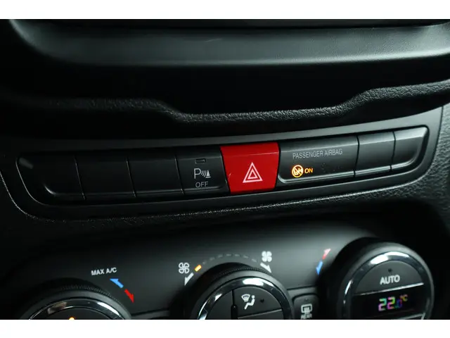 Jeep Renegade 1.4 MultiAir Opening Edition 2015 Benzine 20