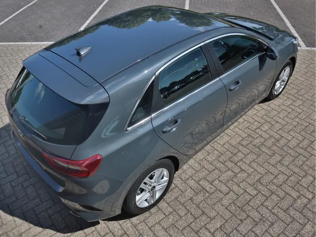 Kia Ceed 1.0 T-GDi DynamicLine 2021 Benzine 4