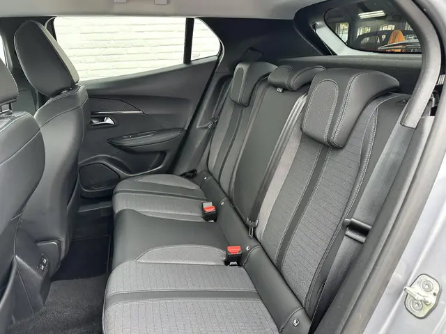 Peugeot 2008 1.2 Turbo 100 PK Allure Pack 2021 Benzine 30