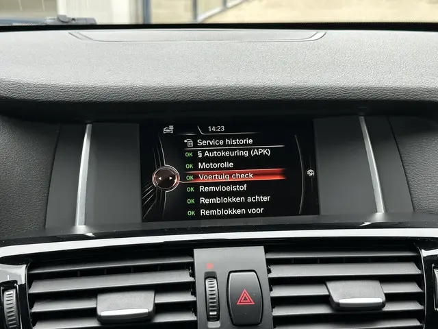 BMW X3 xDrive20i High Executive 2014 Benzine 47