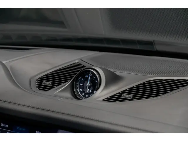 Porsche Cayenne Coupé 3.0 E-Hybrid 2024 Hybride Benzine 24