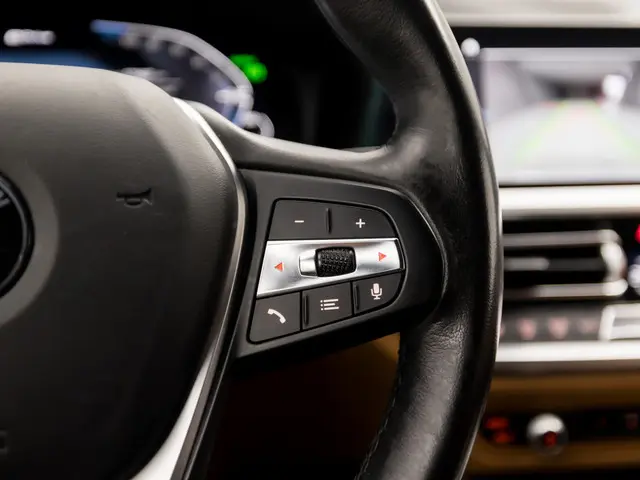 BMW 3 Serie 330e Sportline 2020 Hybride Benzine 24