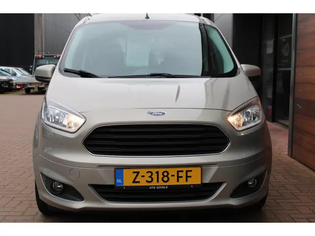 Ford Tourneo Courier 1.0 Titanium 2015 Benzine 7