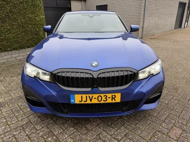 BMW 3 Serie 318i M Sportpakket 2021 Benzine 3