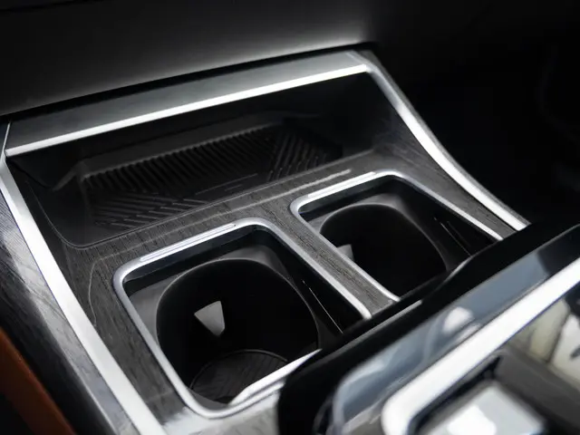 BMW 7 Serie M760e xDrive 2023 Hybride Benzine 28