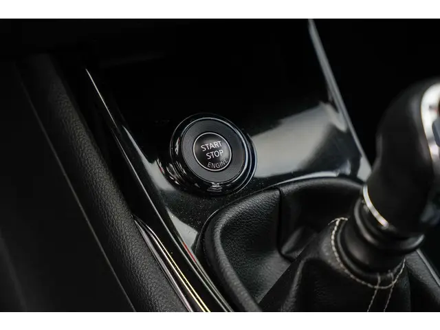 Nissan Pulsar 1.6 DIG-T GT 2016 Benzine 17