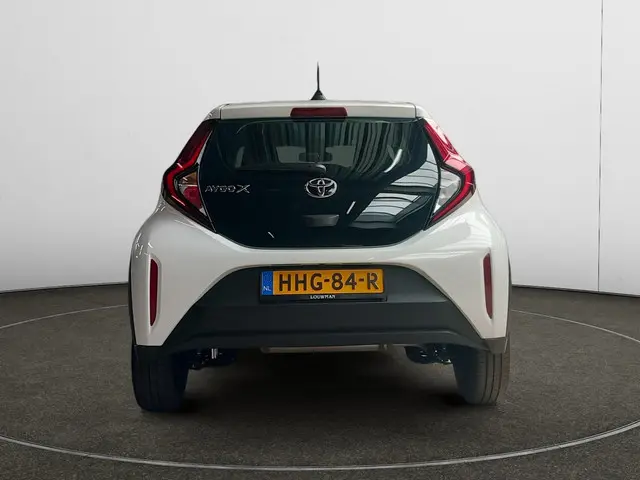 Toyota Aygo X 1.0 VVT-i MT Play Limited 2024 Benzine 15
