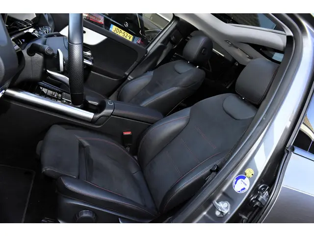 Mercedes-Benz GLA 250 e AMG Line 2022 Hybride Benzine 8