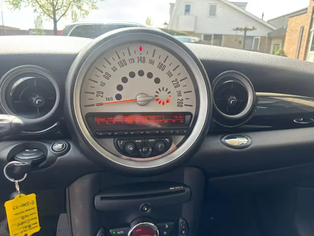 MINI Cooper Mini 1.6 Automaat 2012 Benzine 10