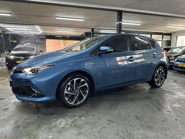 Toyota Auris 1.8 Hybrid Executive 2016 Hybride Benzine 3